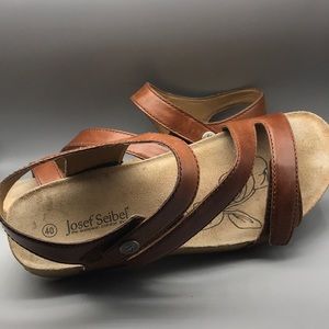 Josef Seibel Tonga Sandals.  Used 2x.  Has a few scuff marks.  3 Velcro closures